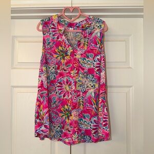 Sleeveless Floral V-Neck Blouse in Bright Pink